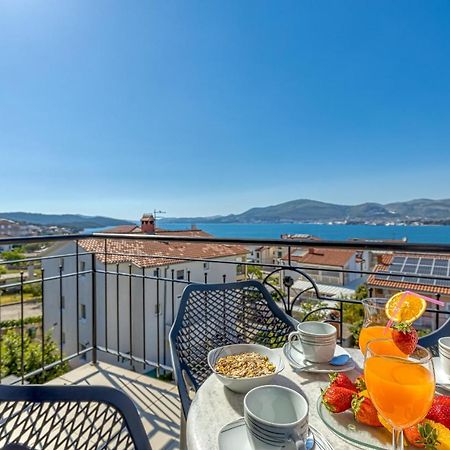 Island Resort Mihaela - Happy Rentals Trogir Exterior photo
