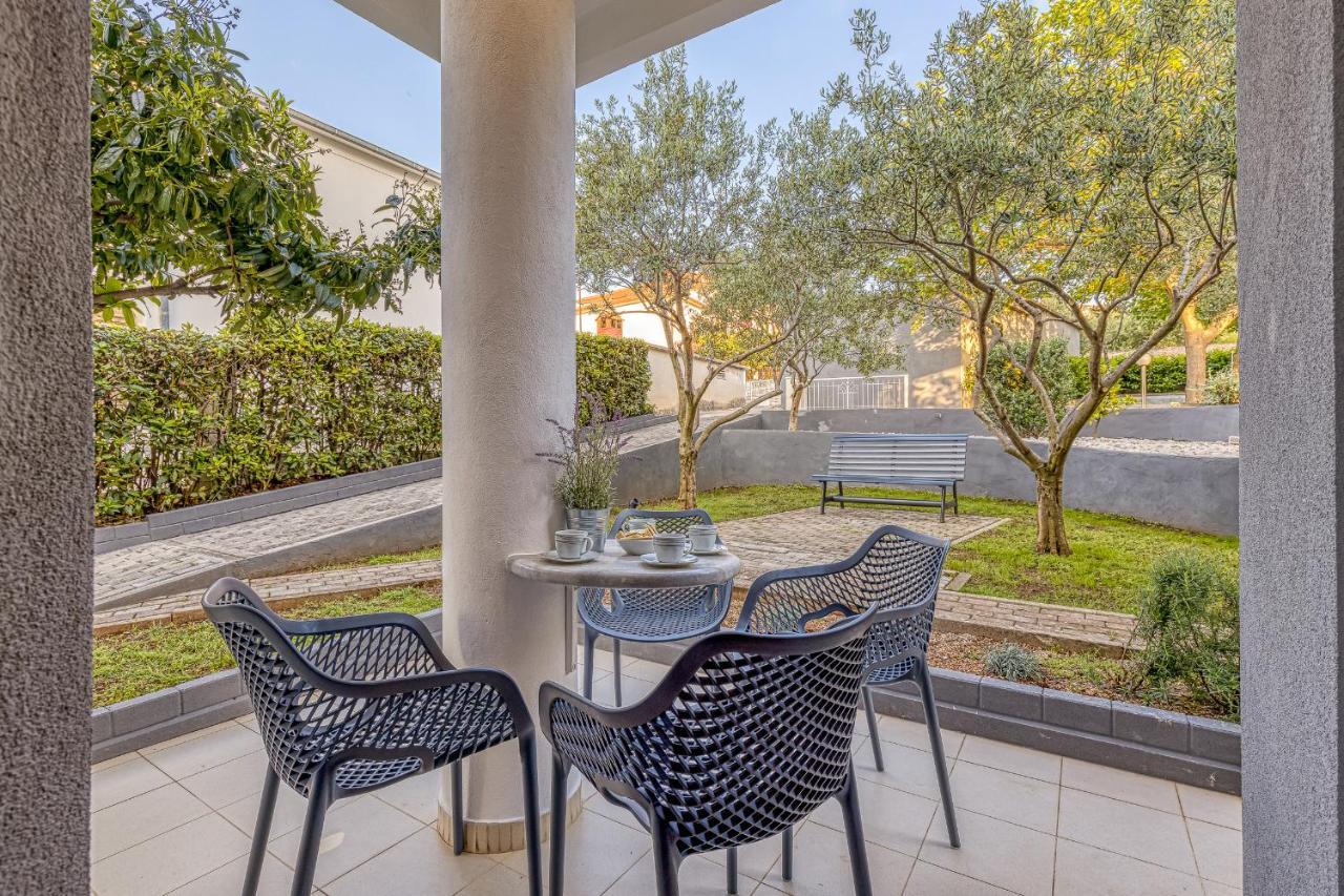 Island Resort Mihaela - Happy Rentals Trogir Exterior photo