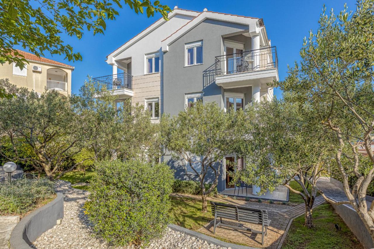Island Resort Mihaela - Happy Rentals Trogir Exterior photo