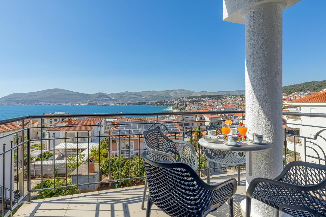 Island Resort Mihaela - Happy Rentals Trogir Exterior photo