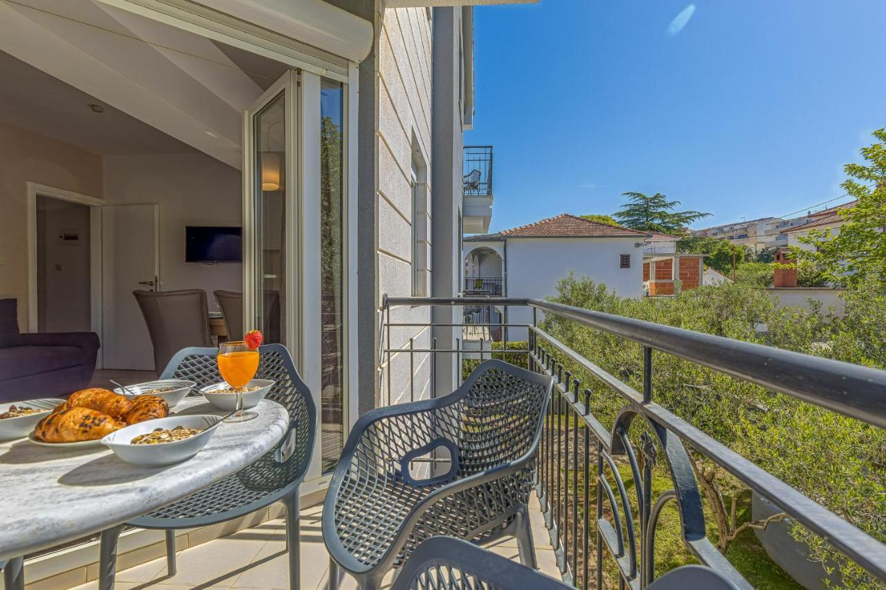 Island Resort Mihaela - Happy Rentals Trogir Exterior photo