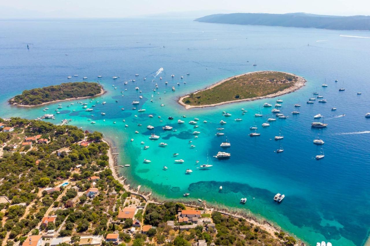 Island Resort Mihaela - Happy Rentals Trogir Exterior photo