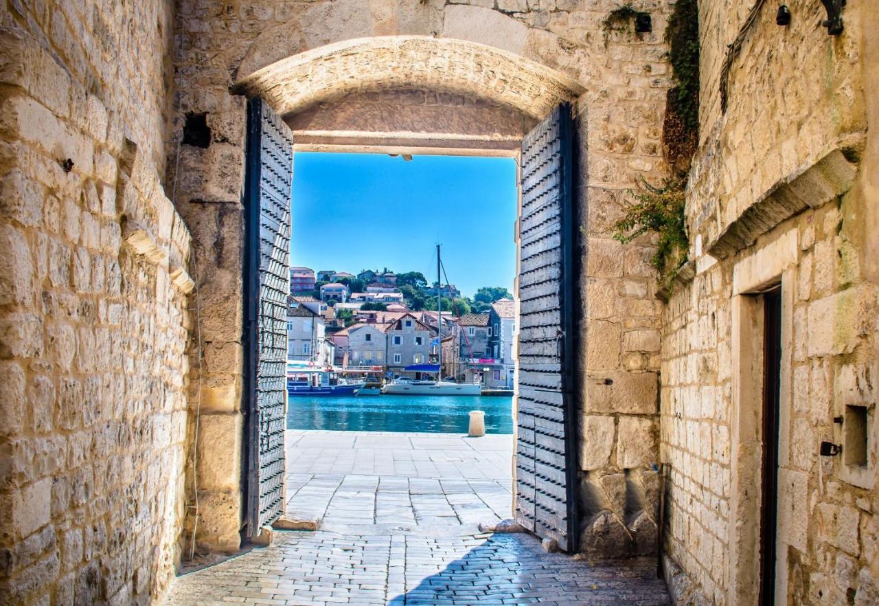 Island Resort Mihaela - Happy Rentals Trogir Exterior photo